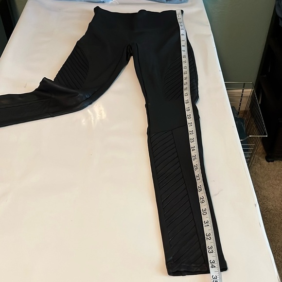 Spanx Faux Leather Moto Style Pull On Size S/P - Picture 9 of 16